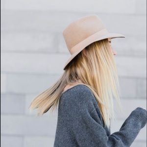 Meet your Posher, Janet